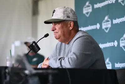 Eagles DC Vic Fangio's thoughts on a bunch of his players on defense