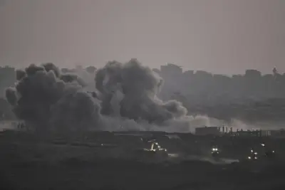 Dozens of Palestinians in Gaza killed by airstrikes or shootings while waiting for aid